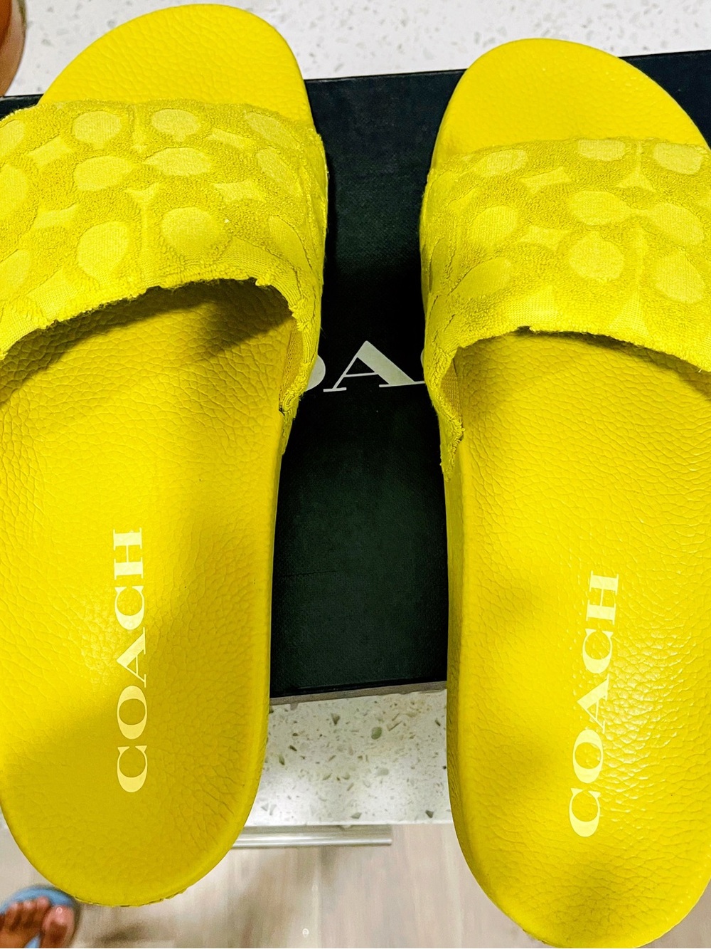 Coach men’s Logo Slide Slip-On Sandals Lightweight Yellow Synthetic 12D - Picture 2 of 6